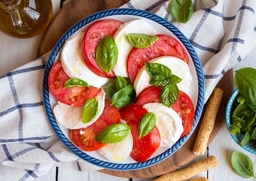 Klasik İtalyan: Caprese Salatası Tarifi