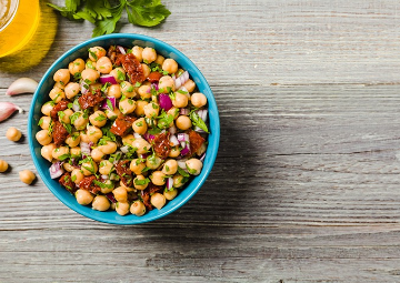 Protein Deposu Salata Arayanlara: Nohut Salatası Tarifi