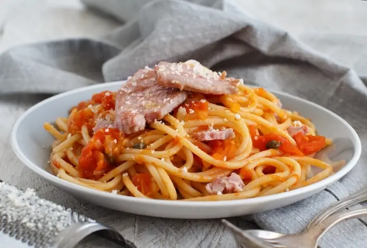 Ton Balıklı Domatesli Spaghetti