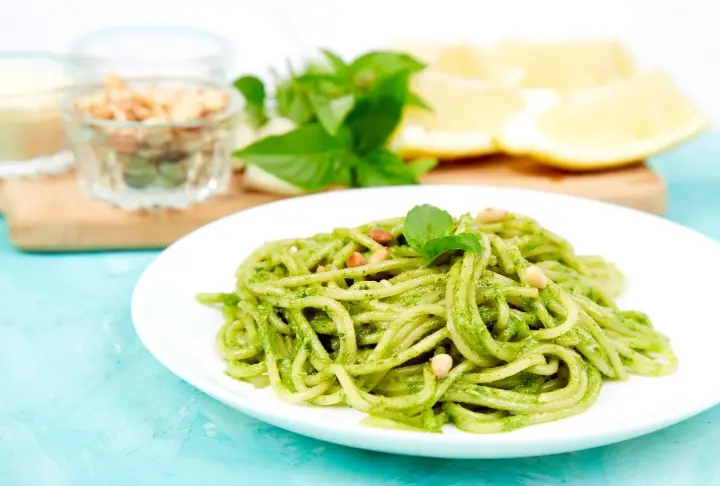 Yeşil Soslu Spaghetti