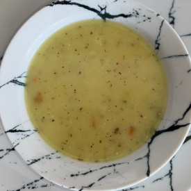 Zezecooks’tan Knorr Yoğurt Çorbası, Tavuk Sote & Marul Salatası