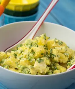 Beş Çayının Favorisi: Patates Salatası Tarifi