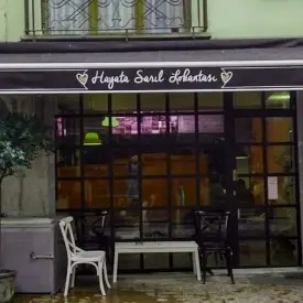 Hayata Sarıl Lokantası